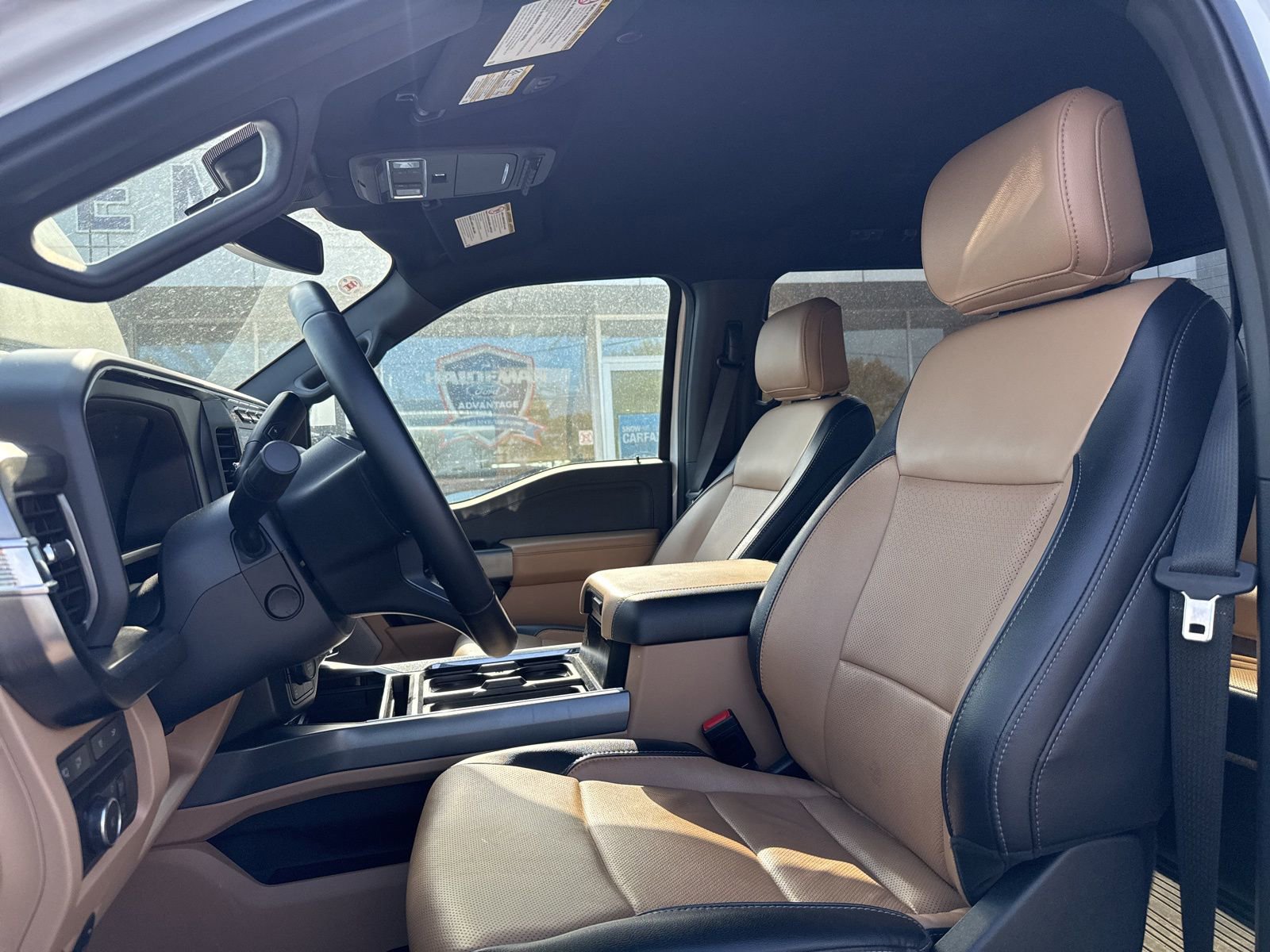 Used 2023 Ford F250 Lariat w/ Sport Appearance Package AWD/4WD image 5