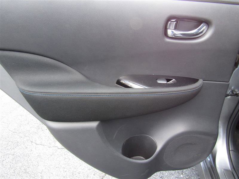 Used 2022 Nissan Leaf SV image 25