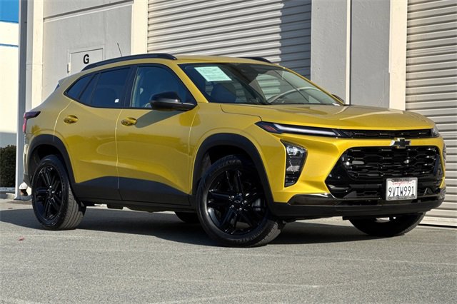 Used 2025 Chevrolet Trax ACTIV w/ Driver Confidence Package image 2