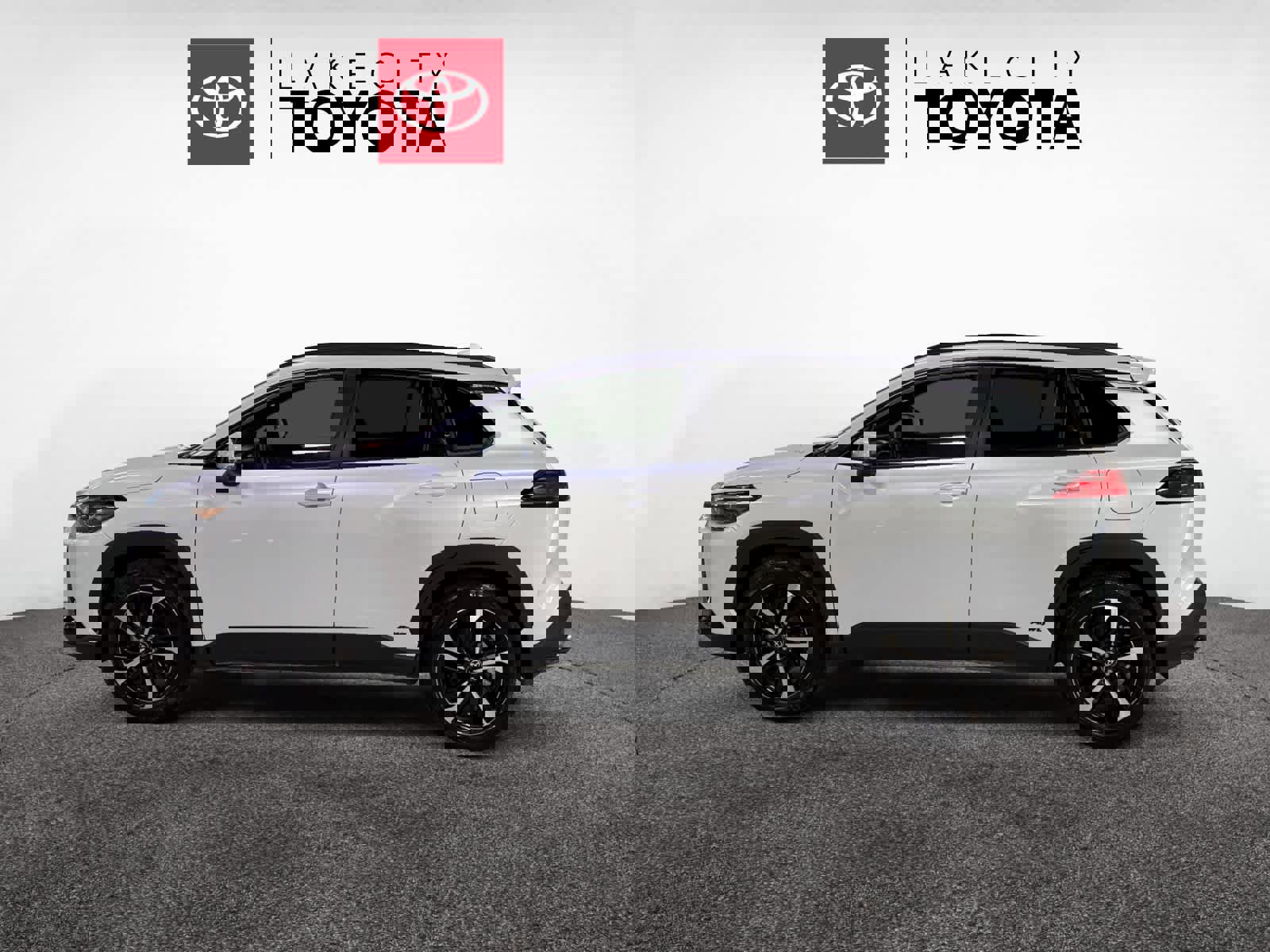 Used 2024 Toyota Corolla Cross XSE image 2