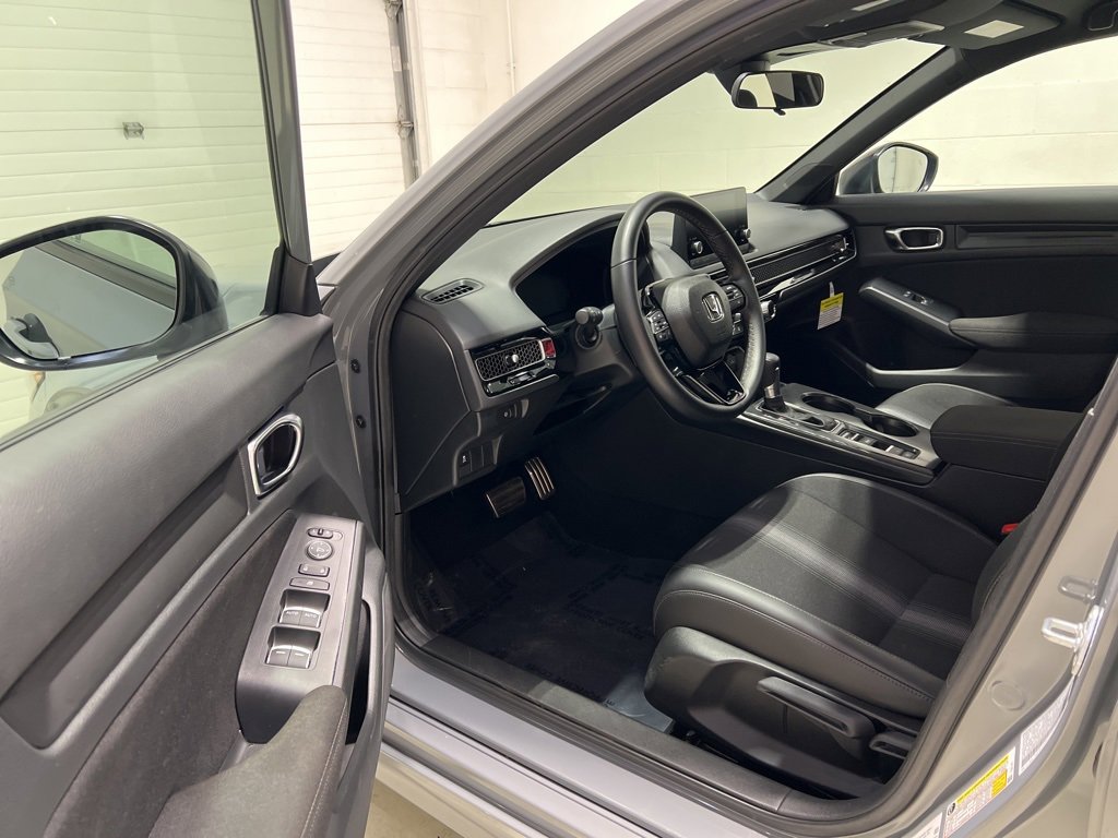 Used 2025 Honda Civic Sport image 10