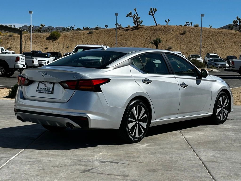 Used 2022 Nissan Altima 2.5 SV w/ SV Premium Package FWD image 8