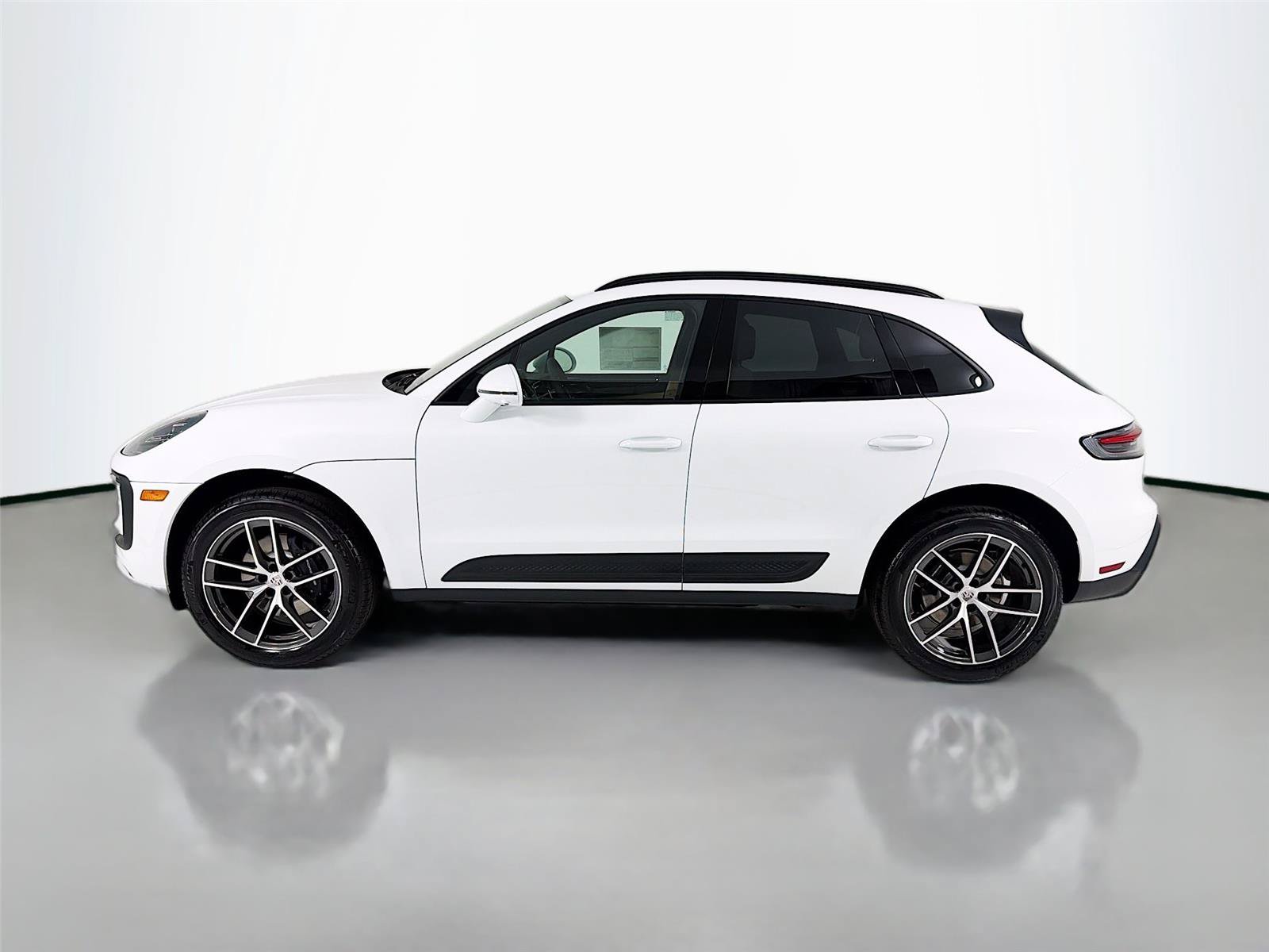 New 2026 Porsche Macan Turbo AWD/4WD image 2