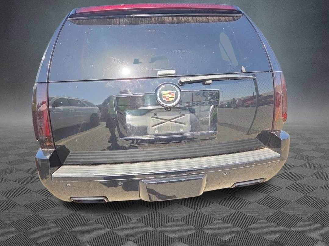 Used 2012 Cadillac Escalade Platinum AWD/4WD image 3