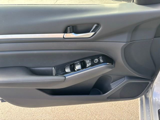 New 2025 Nissan Altima 2.5 SL FWD image 8