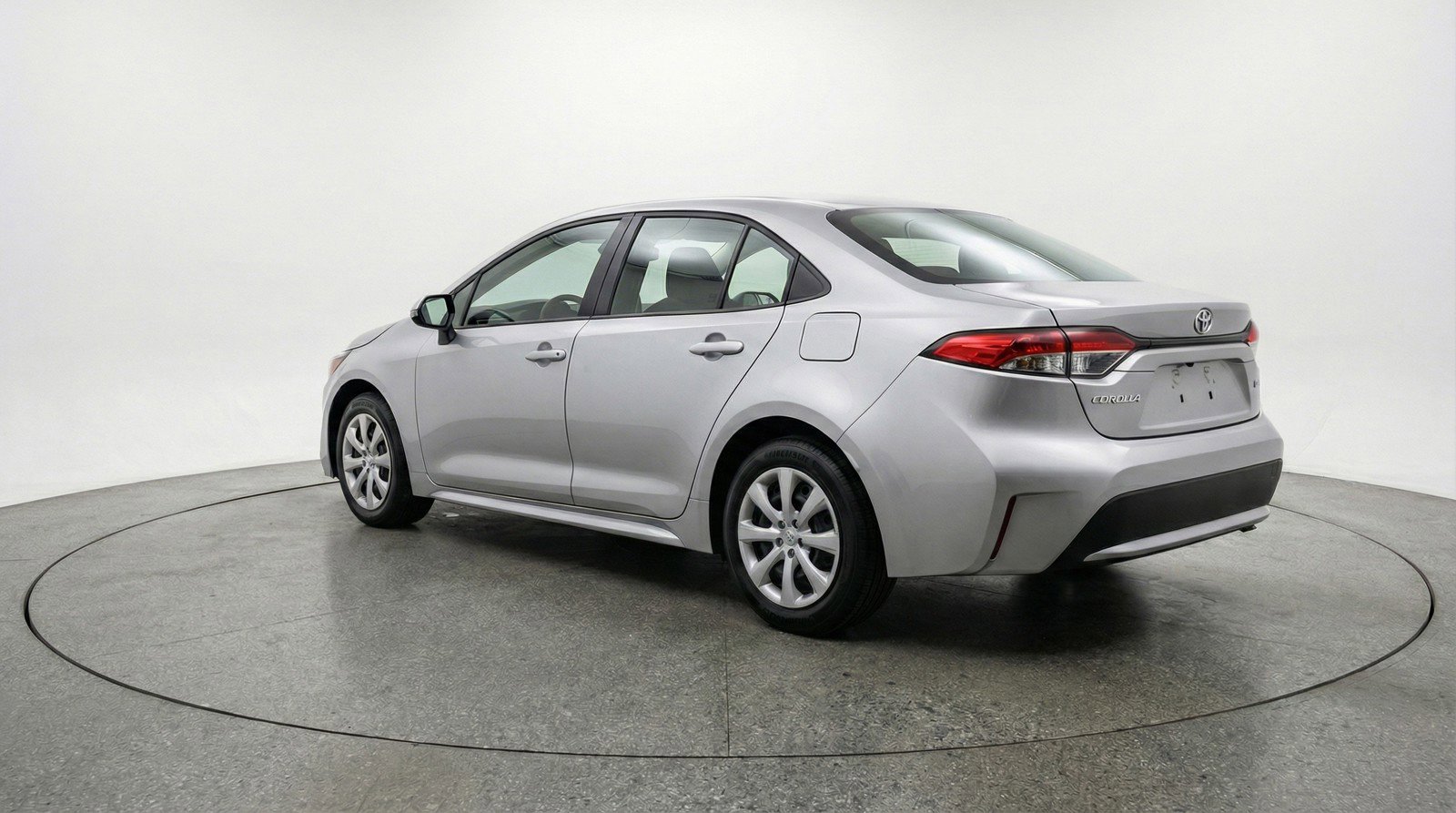 Used 2025 Toyota Corolla LE FWD image 6