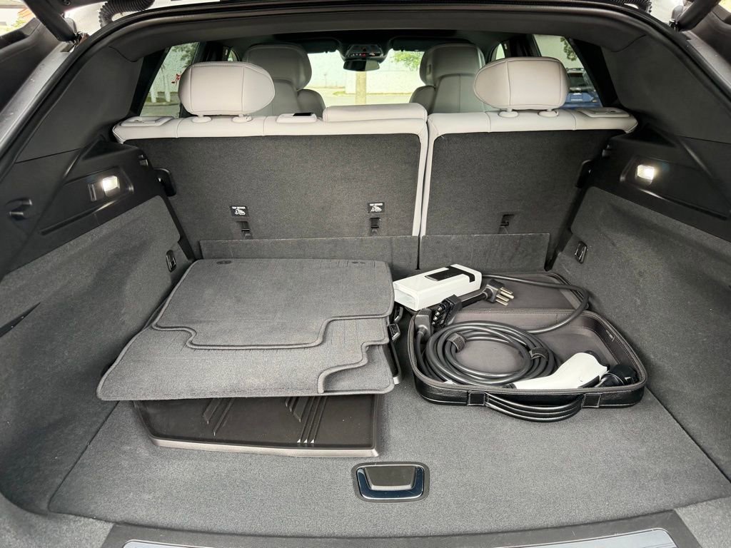 Used 2024 Cadillac Lyriq Sport image 7