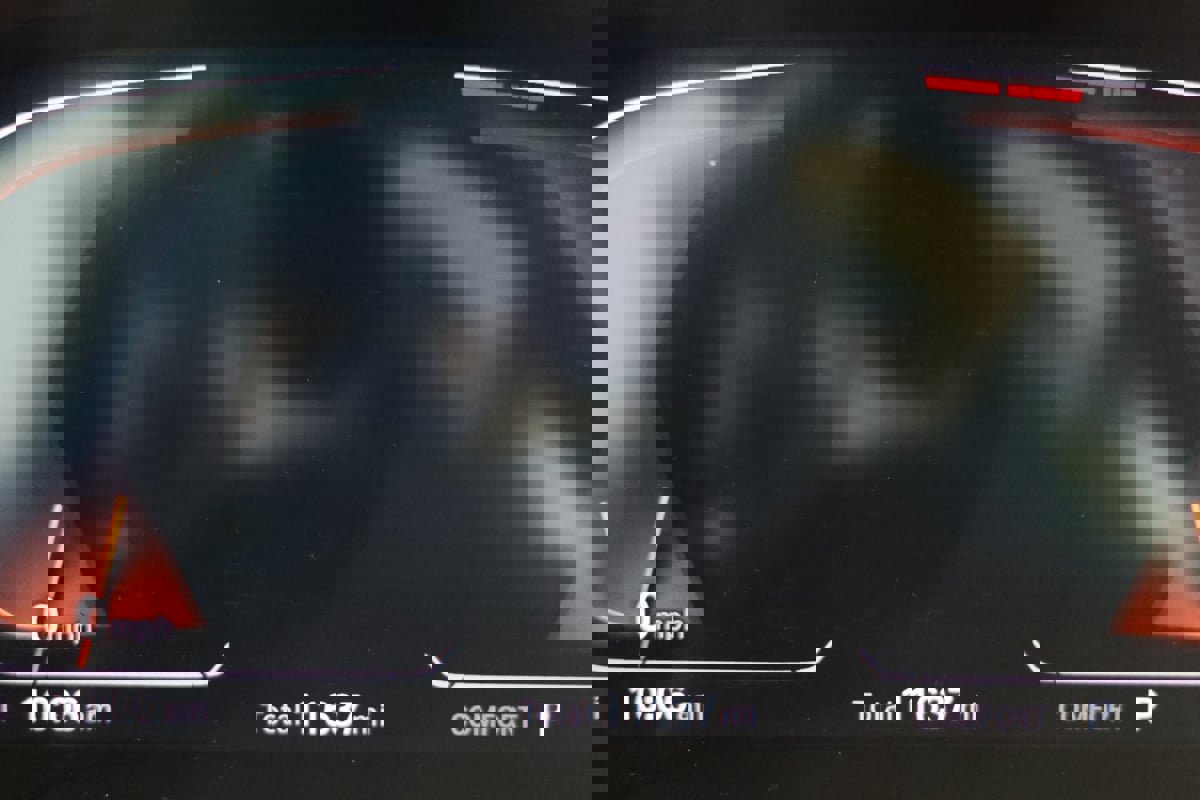 Used 2024 BMW 840i xDrive Coupe w/ Driving Assistance Package image 12