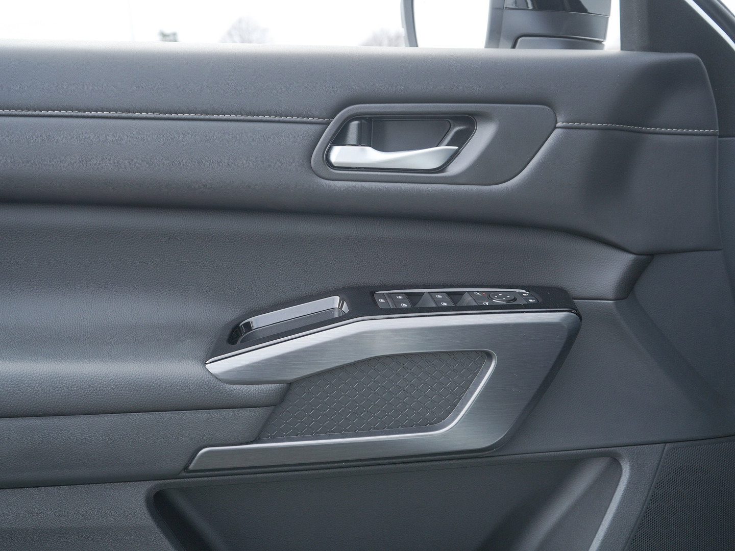 New 2026 Nissan Pathfinder SL AWD/4WD image 18