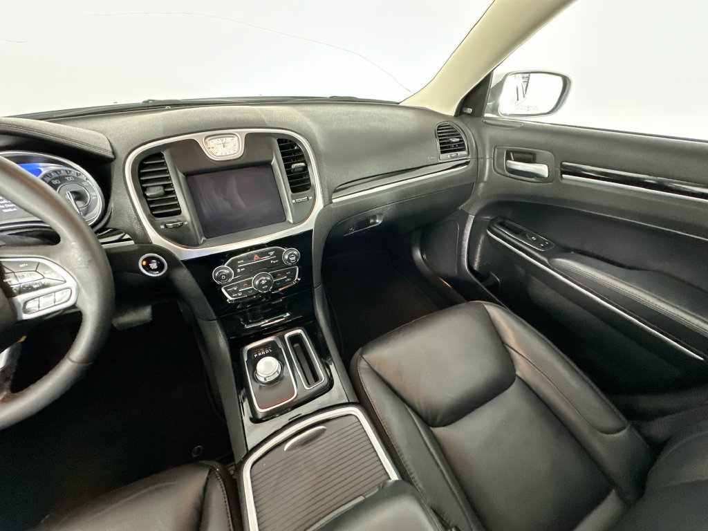 Used 2023 Chrysler 300 Touring L w/ Popular Equipment Group RWD image 11