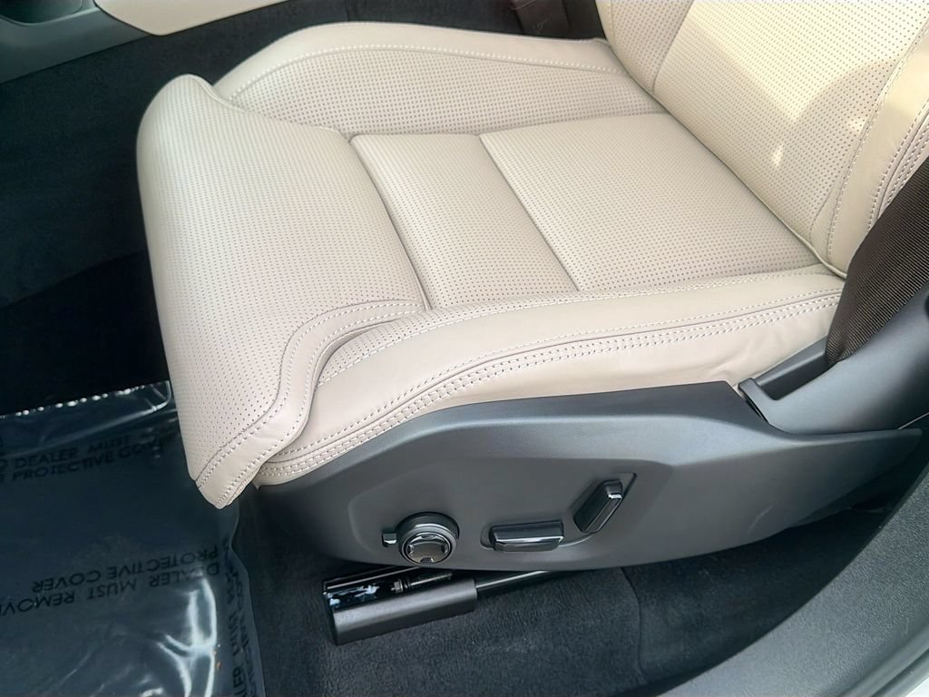 New 2026 Volvo XC90 B6 Ultra w/ Protection Package AWD/4WD image 20