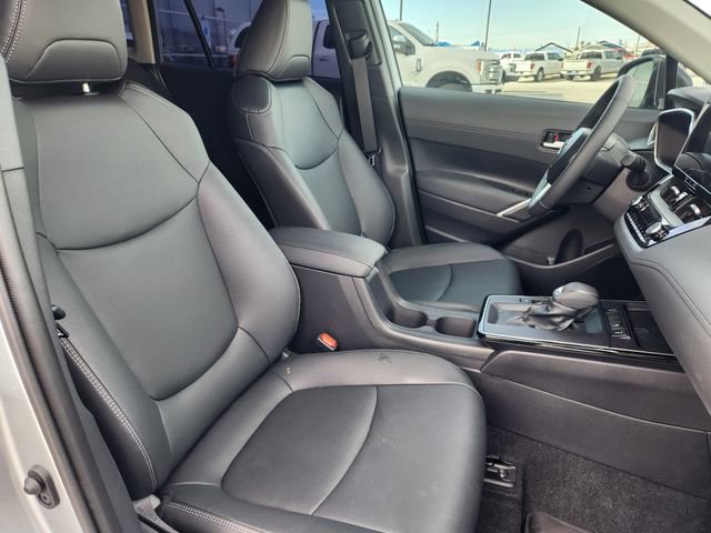 Used 2026 Toyota Corolla Cross XLE w/ Convenience Package FWD image 18