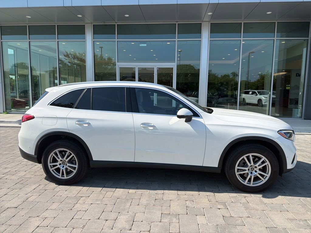 Used 2023 Mercedes-Benz GLC 300 4MATIC image 8