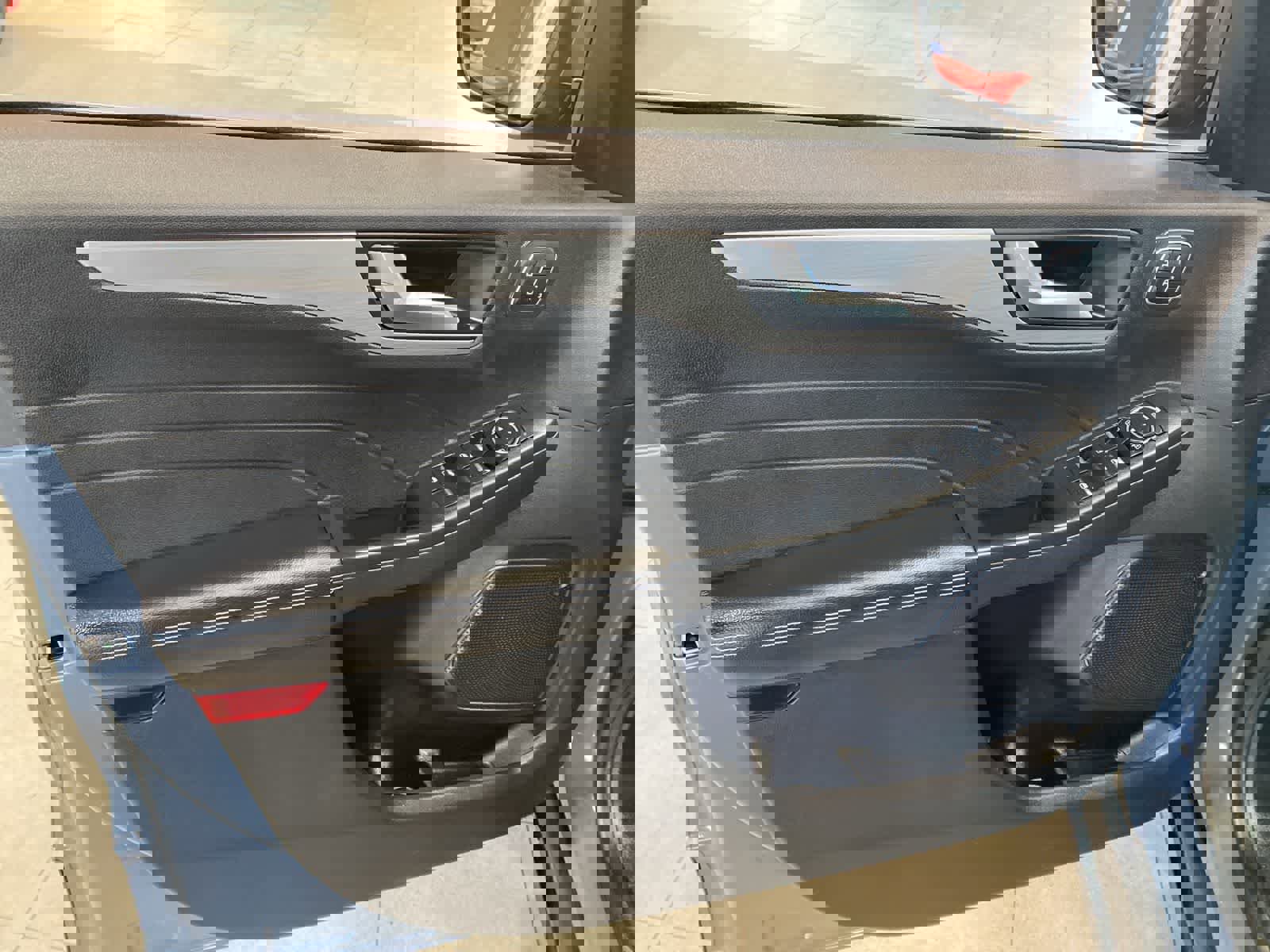 Used 2023 Ford Escape Platinum image 17