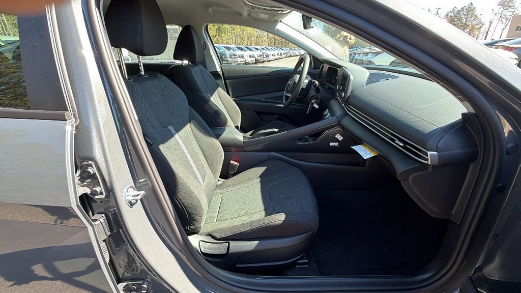 New 2026 Hyundai Elantra SE image 14