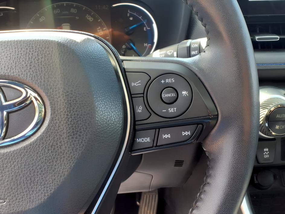 Certified 2023 Toyota RAV4 XSE AWD/4WD image 26