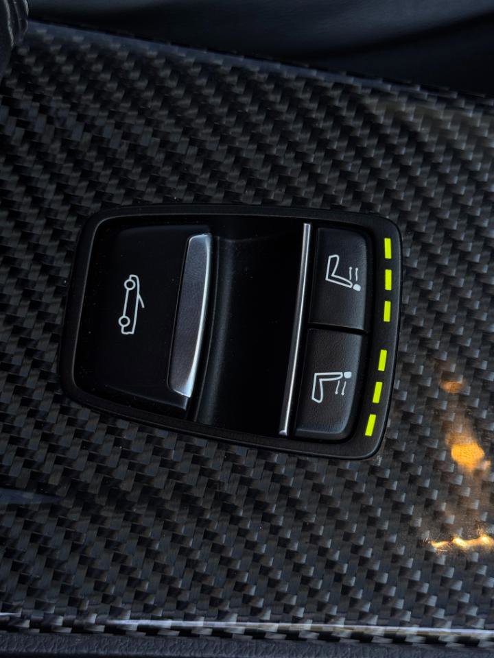 Used 2018 BMW M4 Convertible image 21