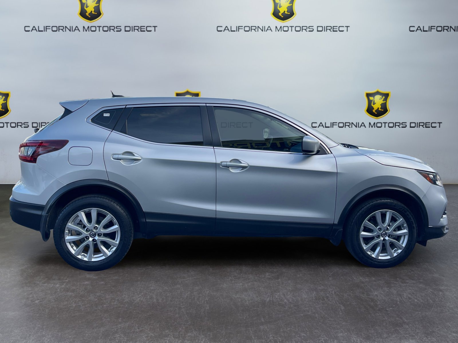 Used 2022 Nissan Rogue Sport S image 6