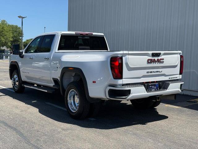Used 2024 GMC Sierra 3500 Denali w/ Technology Package AWD/4WD image 3