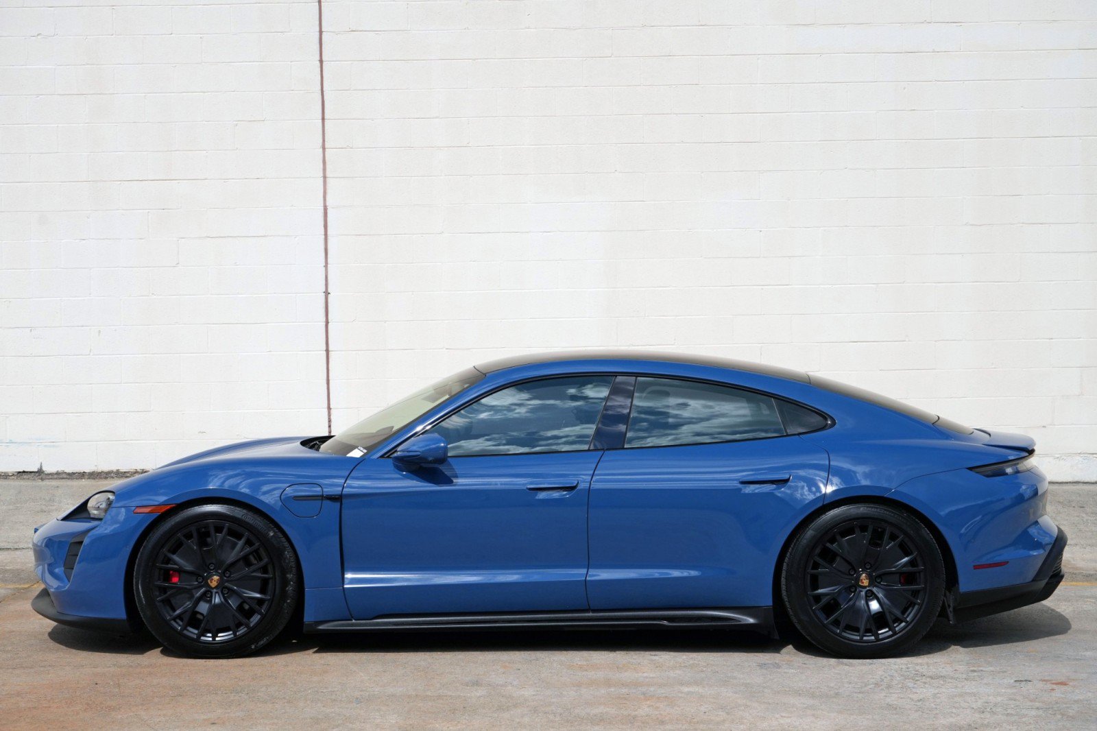 Used 2023 Porsche Taycan GTS AWD/4WD image 52