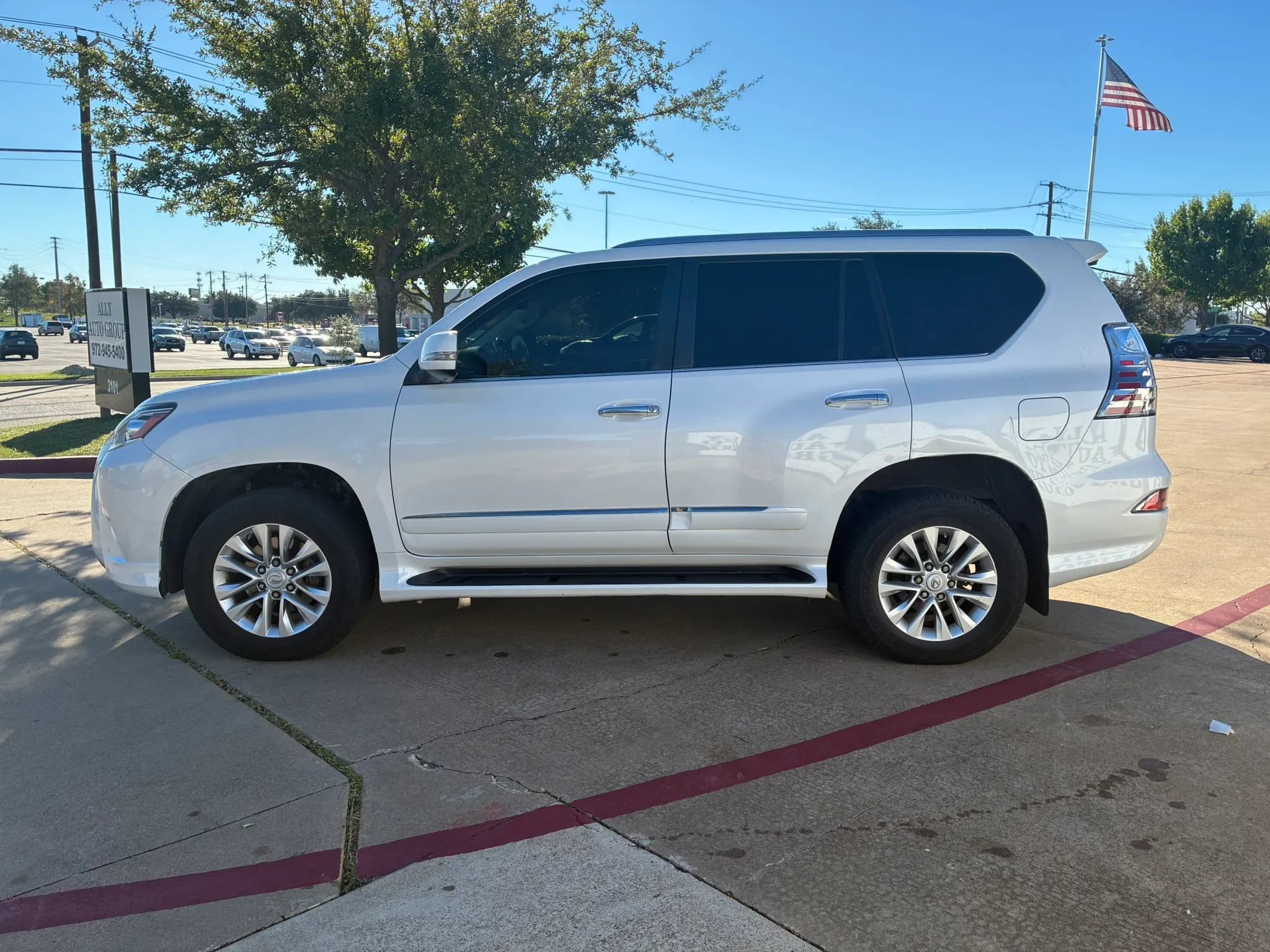 Used 2019 Lexus GX 460 Premium w/ Premium Package AWD/4WD image 4