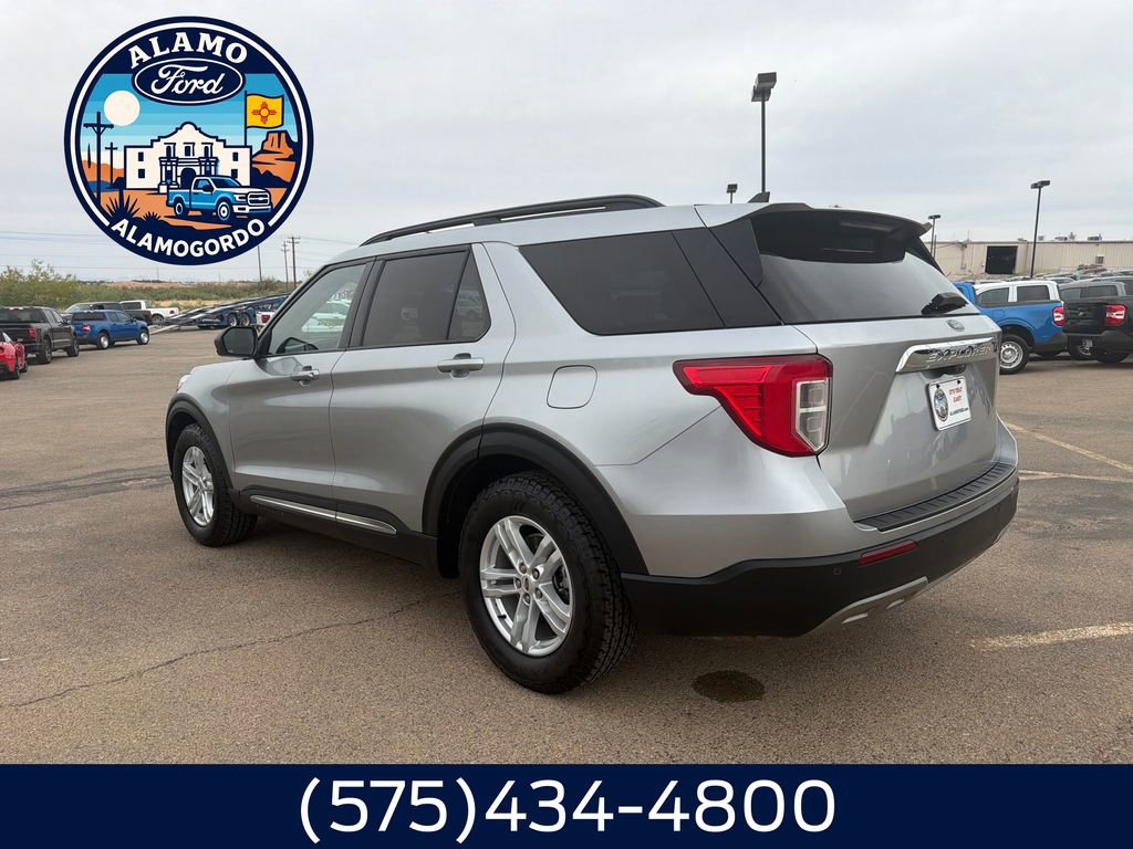 Used 2023 Ford Explorer XLT w/ Equipment Group 202A RWD image 3