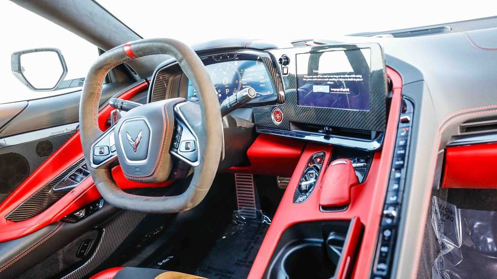 Used 2024 Chevrolet Corvette Stingray Premium Conv w/ Stealth Interior Trim Package image 15