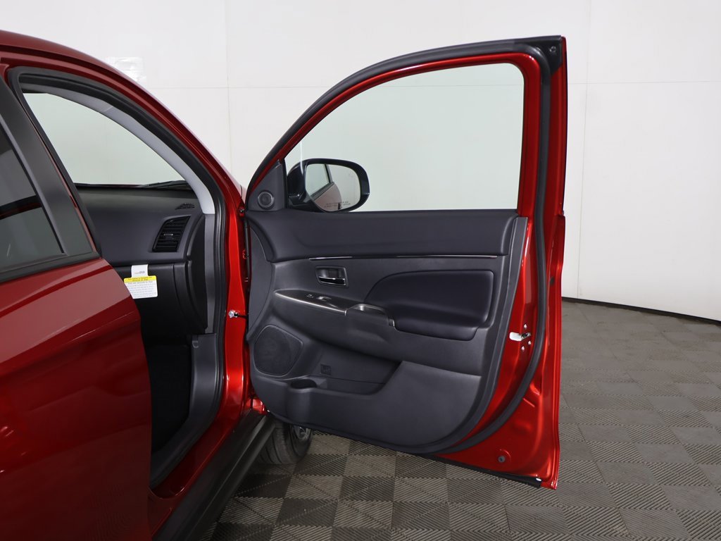 New 2025 Mitsubishi Outlander Sport SE image 18