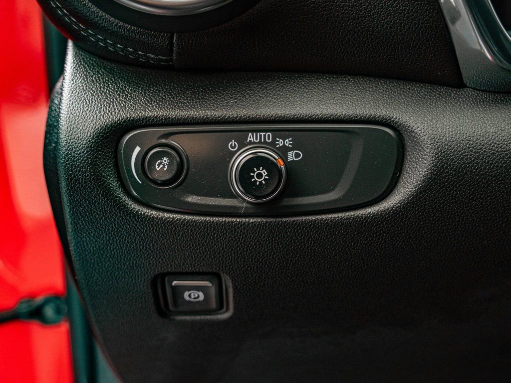 Used 2020 Chevrolet Blazer LT AWD/4WD image 18