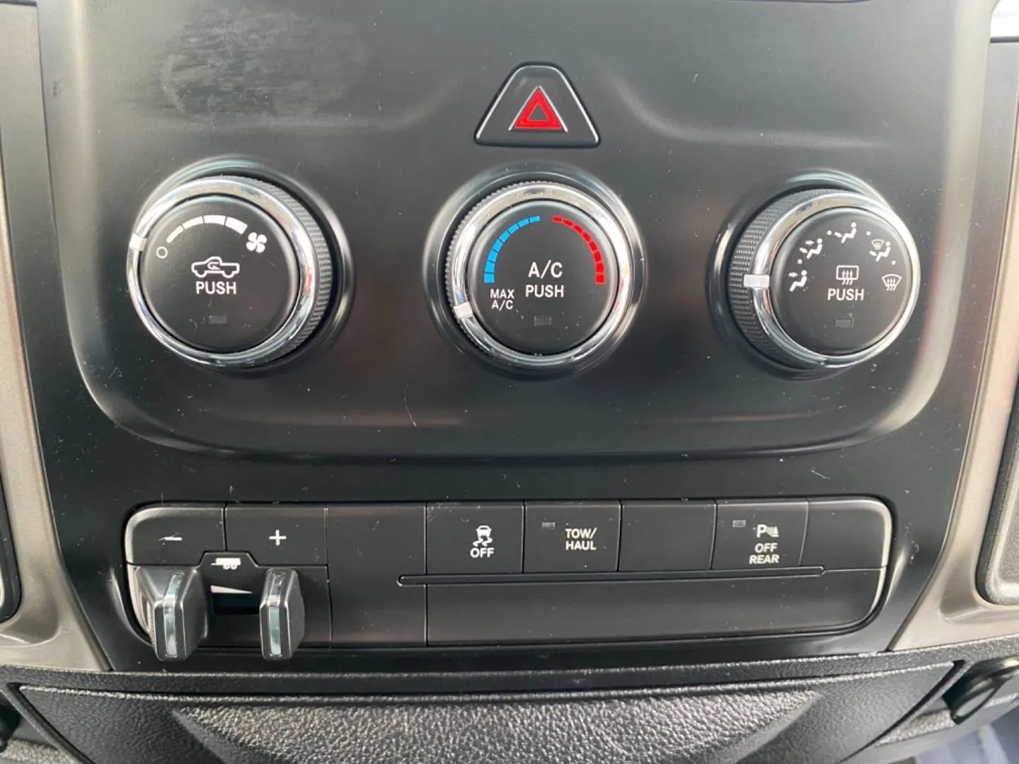 Used 2017 RAM 2500 SLT image 24