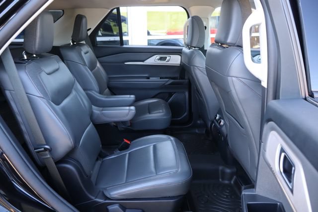 Certified 2025 Ford Explorer Active w/ Active Comfort Package AWD/4WD image 31