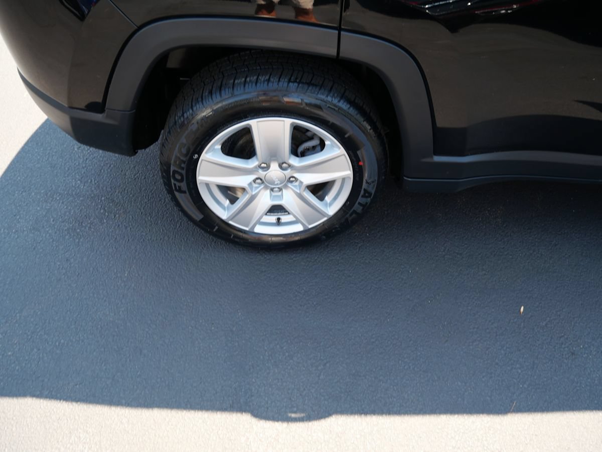 Used 2022 Jeep Compass Latitude w/ Convenience Group AWD/4WD image 32