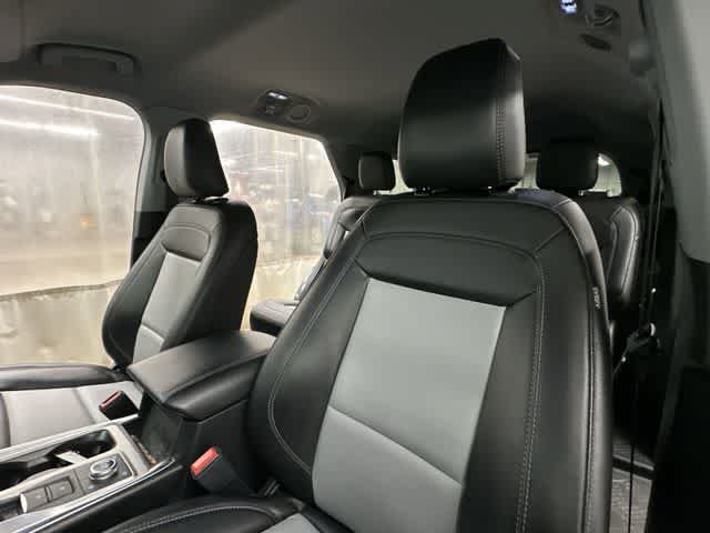 Used 2024 Ford Explorer XLT w/ Equipment Group 202A AWD/4WD image 14