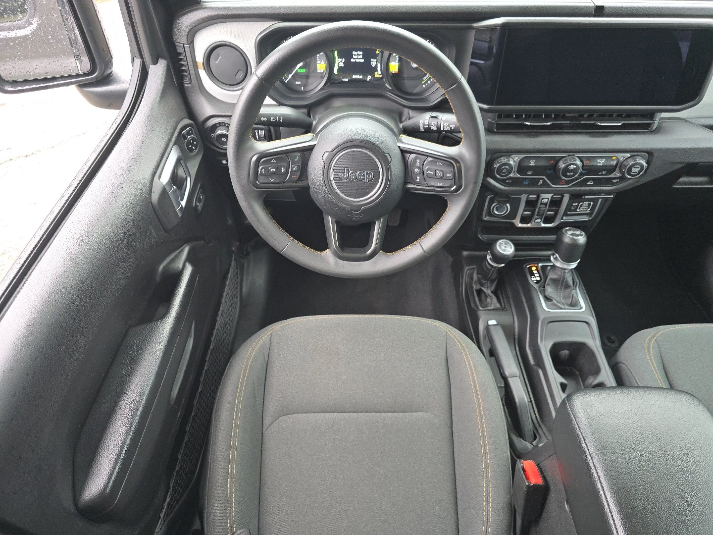 Used 2024 Jeep Wrangler Unlimited AWD/4WD image 21