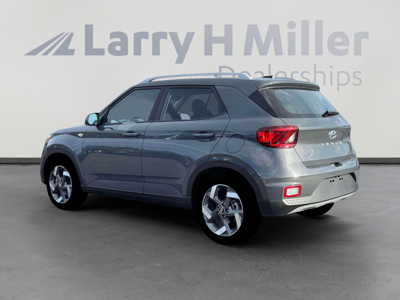 New 2026 Hyundai Venue SEL FWD image 4