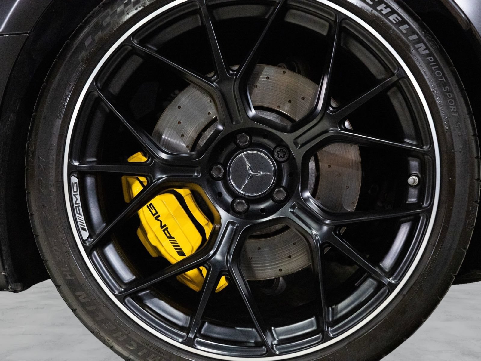 Used 2025 Mercedes-Benz AMG GT 63 image 17