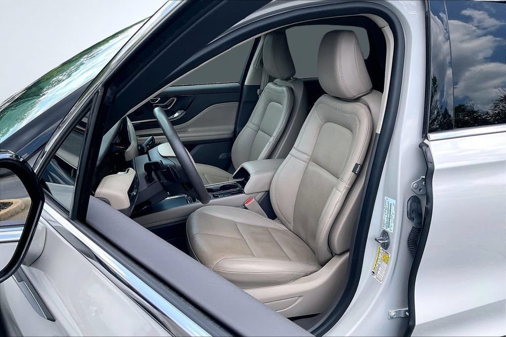 Certified 2023 Lincoln Corsair Reserve FWD image 22