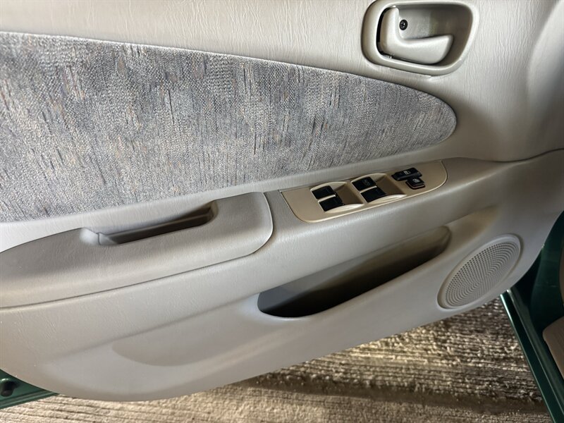 Used 1998 Toyota Corolla LE FWD image 24