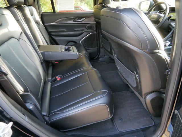 Used 2024 Jeep Grand Cherokee Limited 4xe AWD/4WD image 9