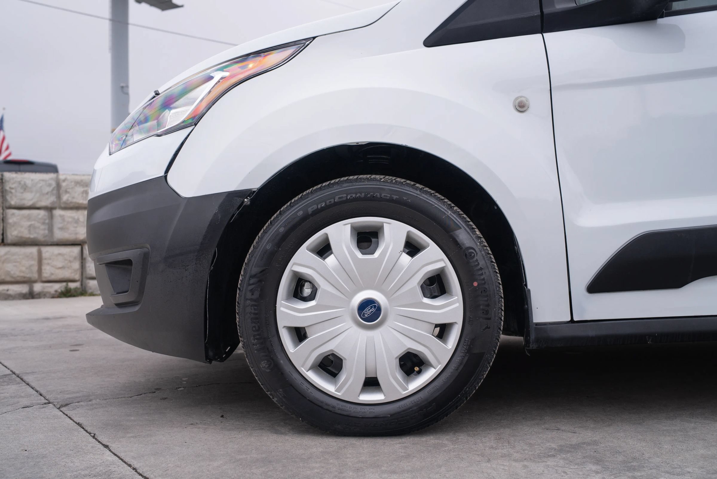 Used 2023 Ford Transit Connect XL FWD image 4