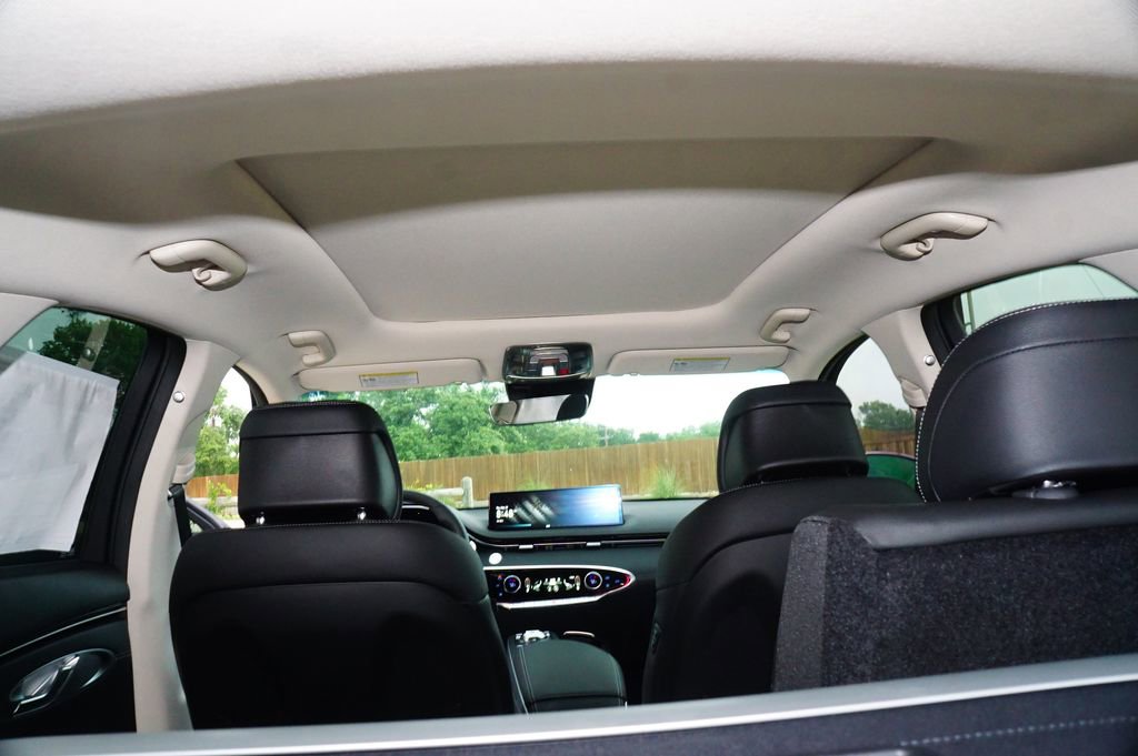 Certified 2025 Genesis GV70 2.5T Advanced w/ Advanced Package image 21