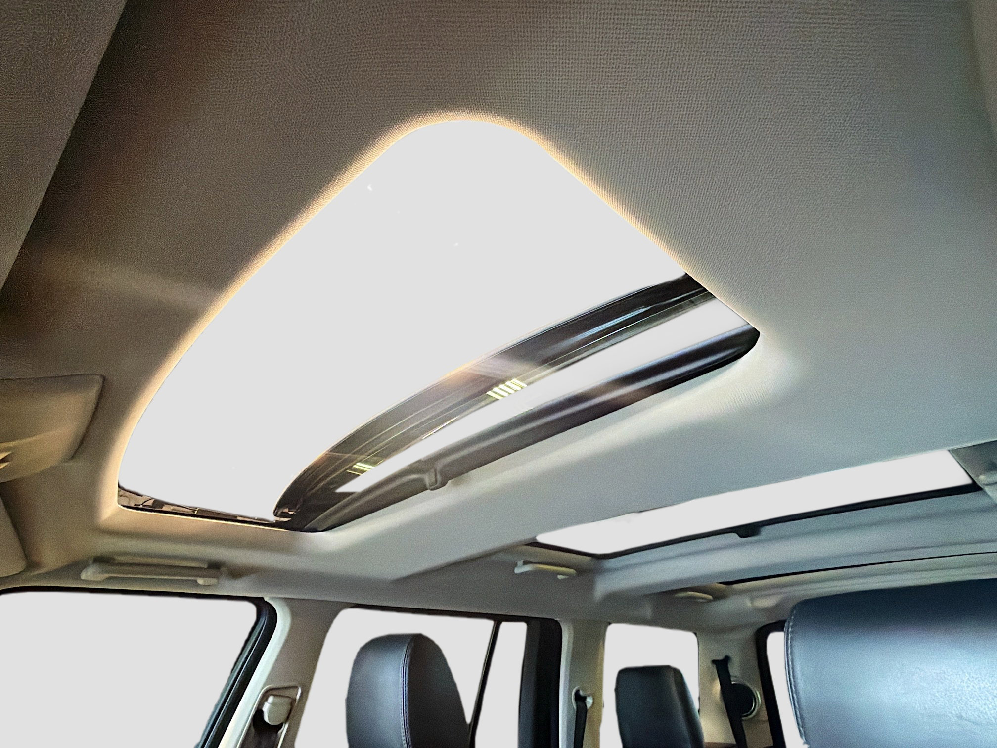 Used 2012 Land Rover LR4 HSE LUX image 26