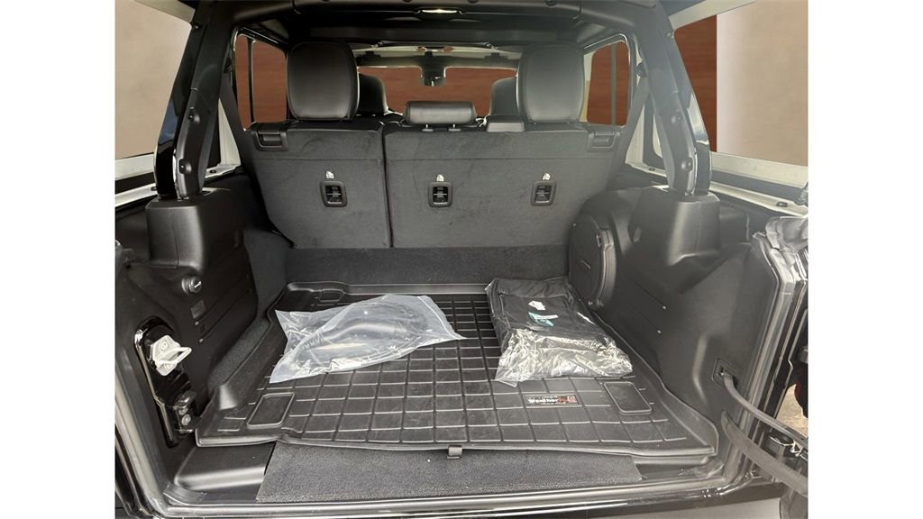 Used 2022 Jeep Wrangler Unlimited Rubicon 4xe w/ Steel Bumper Group image 46