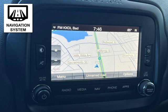 Used 2017 Jeep Renegade Limited image 24