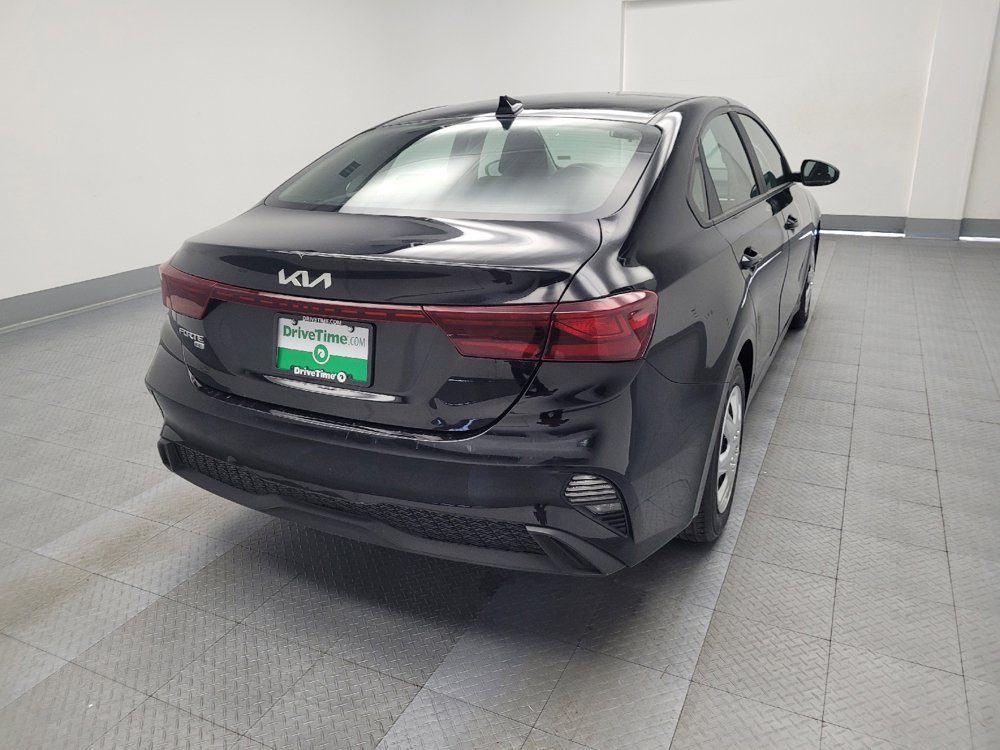 Used 2023 Kia Forte LX image 7