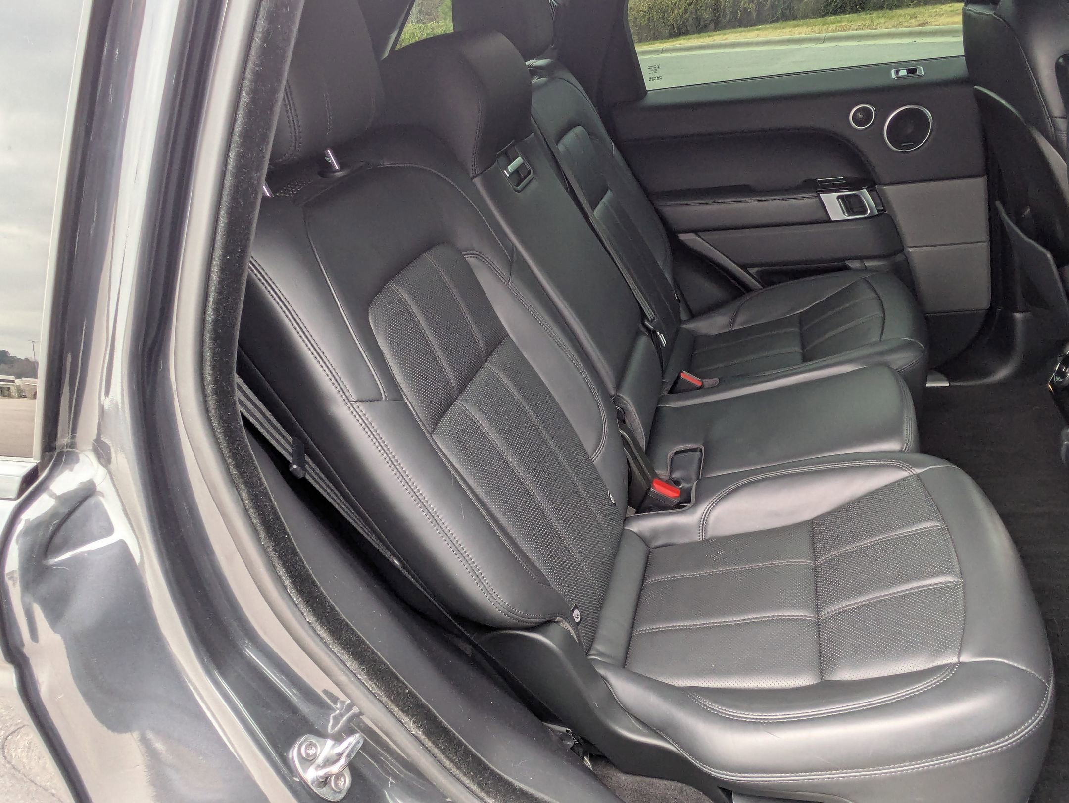 Used 2020 Land Rover Range Rover Sport HSE Dynamic image 28