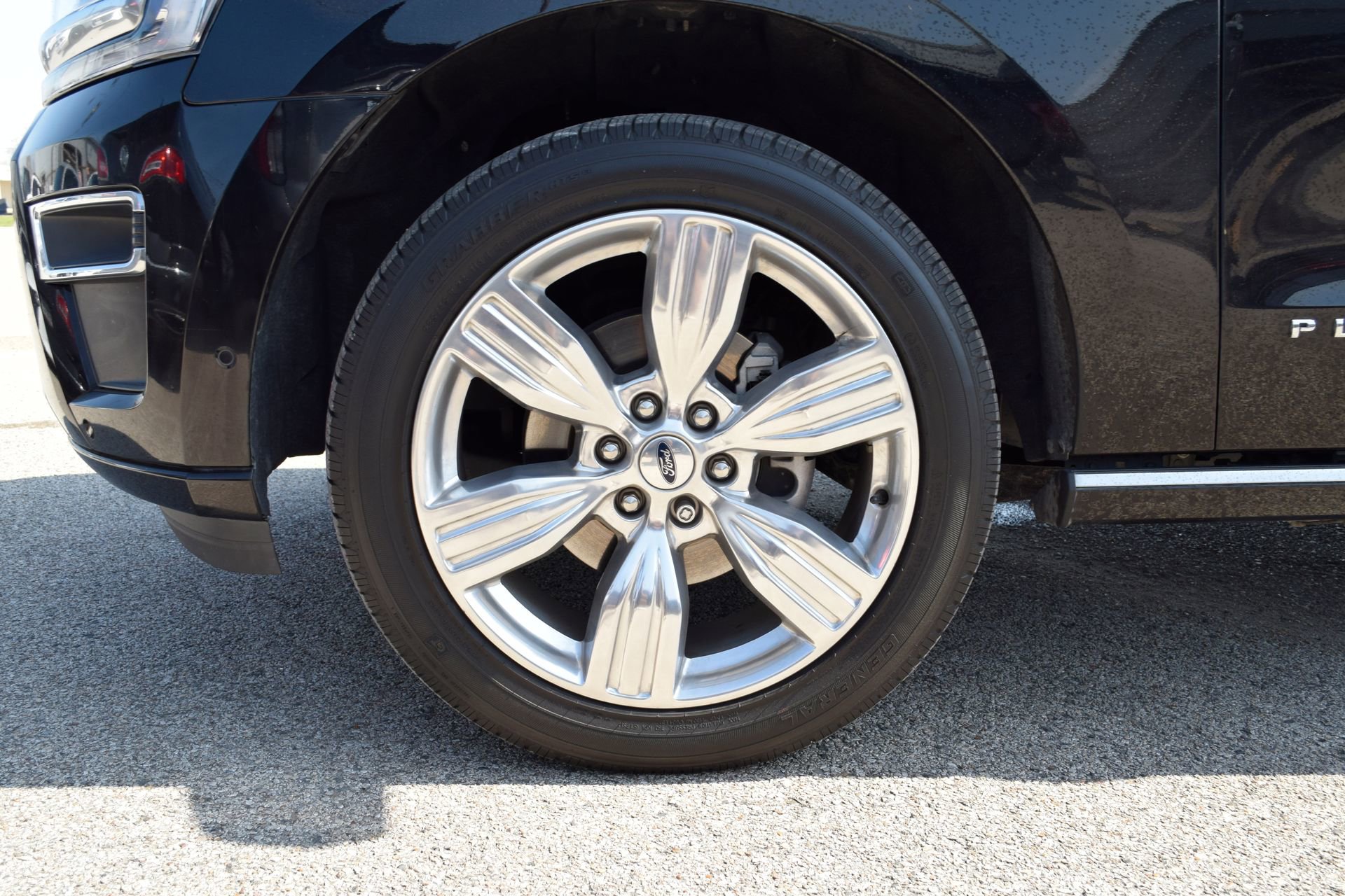 Certified 2024 Ford Expedition Max Platinum image 27