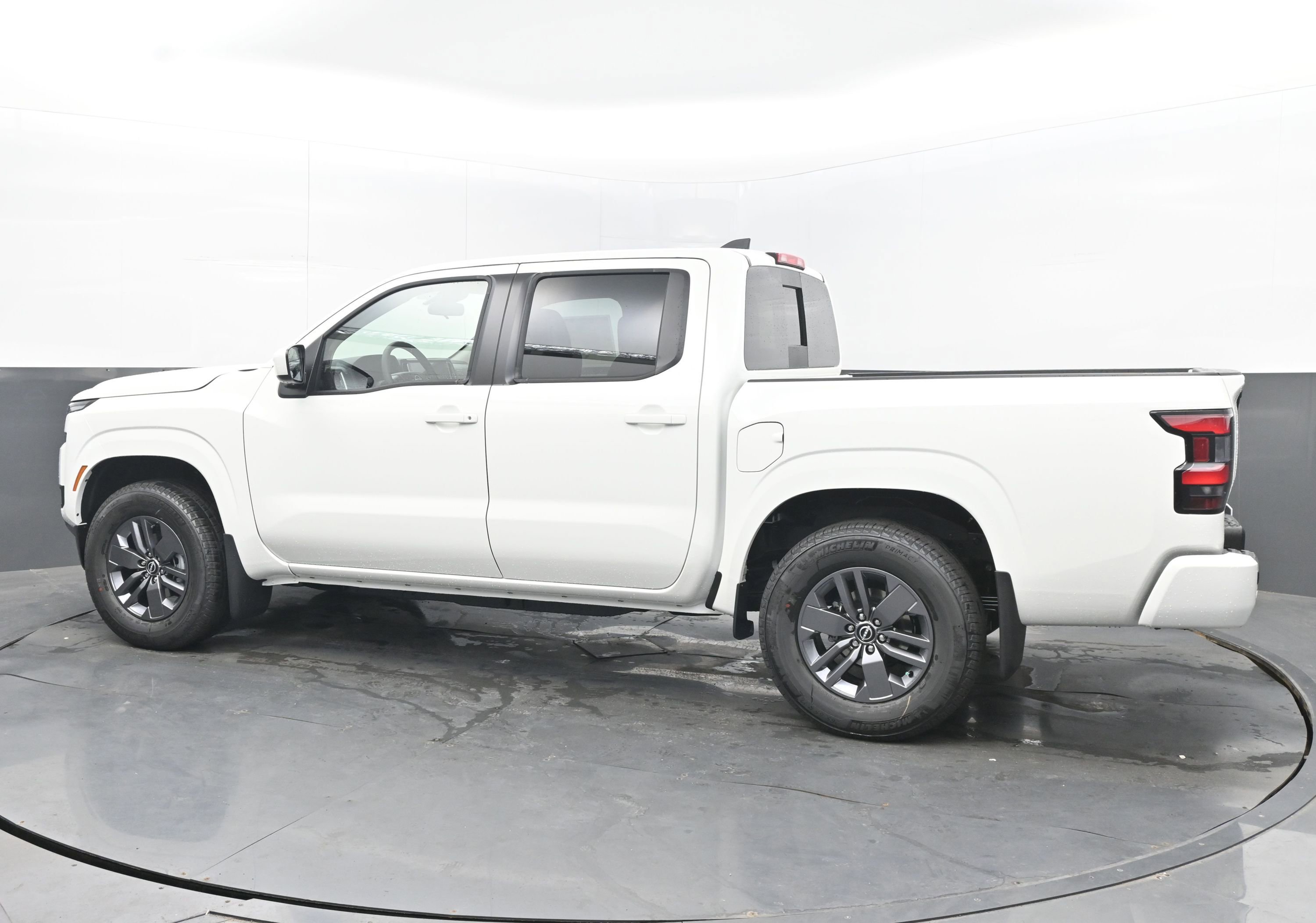 New 2026 Nissan Frontier SV image 5