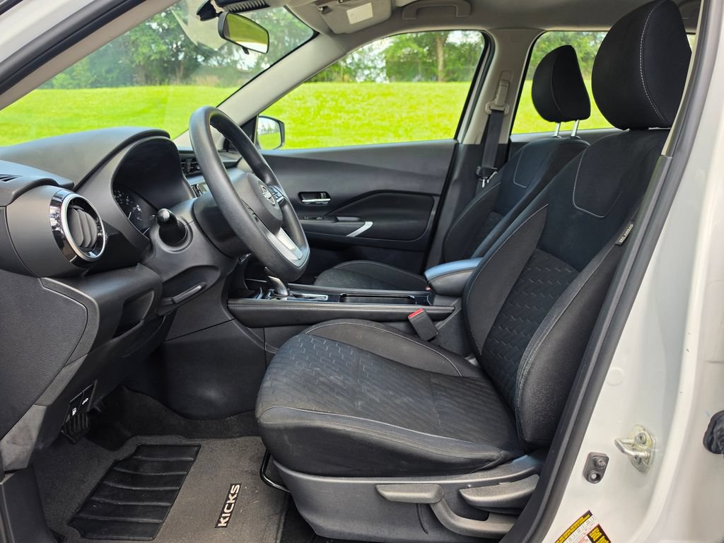 Used 2023 Nissan Kicks SV FWD image 8