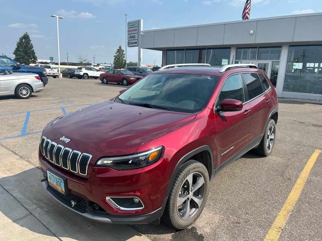 Used 2019 Jeep Cherokee Limited w/ Technology Group AWD/4WD image 3